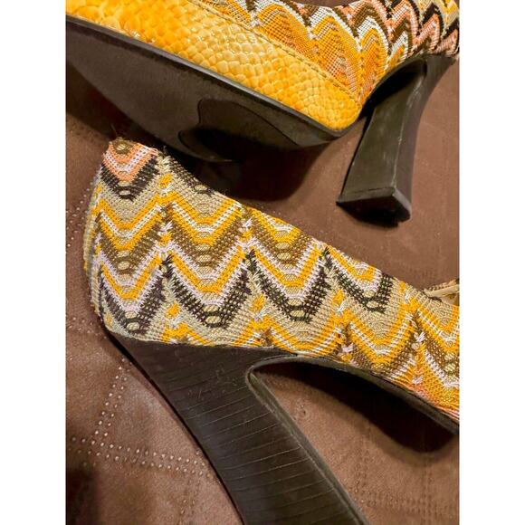 Naughty Monkey Women's Platform Heels w. Embroidered Exterior, Snakeskin - 6 - Picture 7 of 12